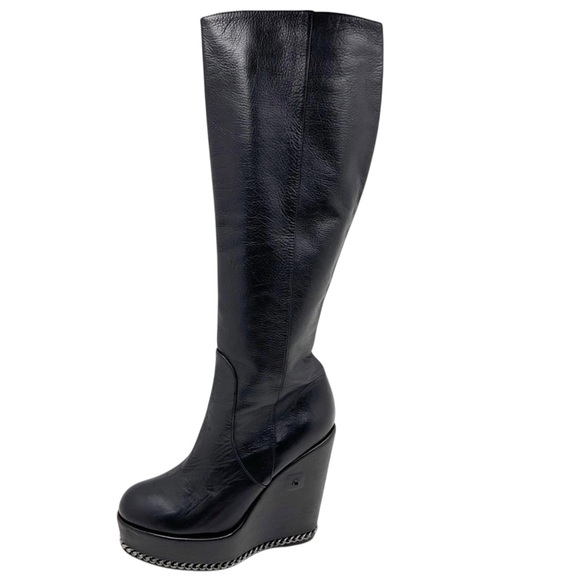 {RITCH ERANI NYFC} Black Leather Wedge Boots with Chain Detail - Picture 8 of 16